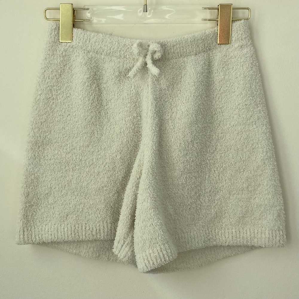 Uniqlo Soft Fuzzy Knit High Waist Shorts in Cream Ivory
